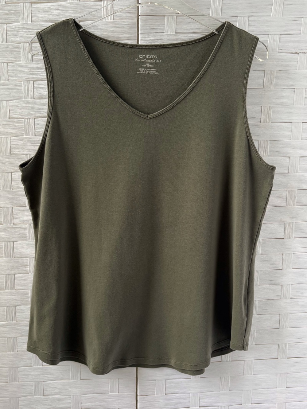 Chico’s Ultimate Tee XL Green Cotton V Neck Tank Curved Hem Beach Casual Summer